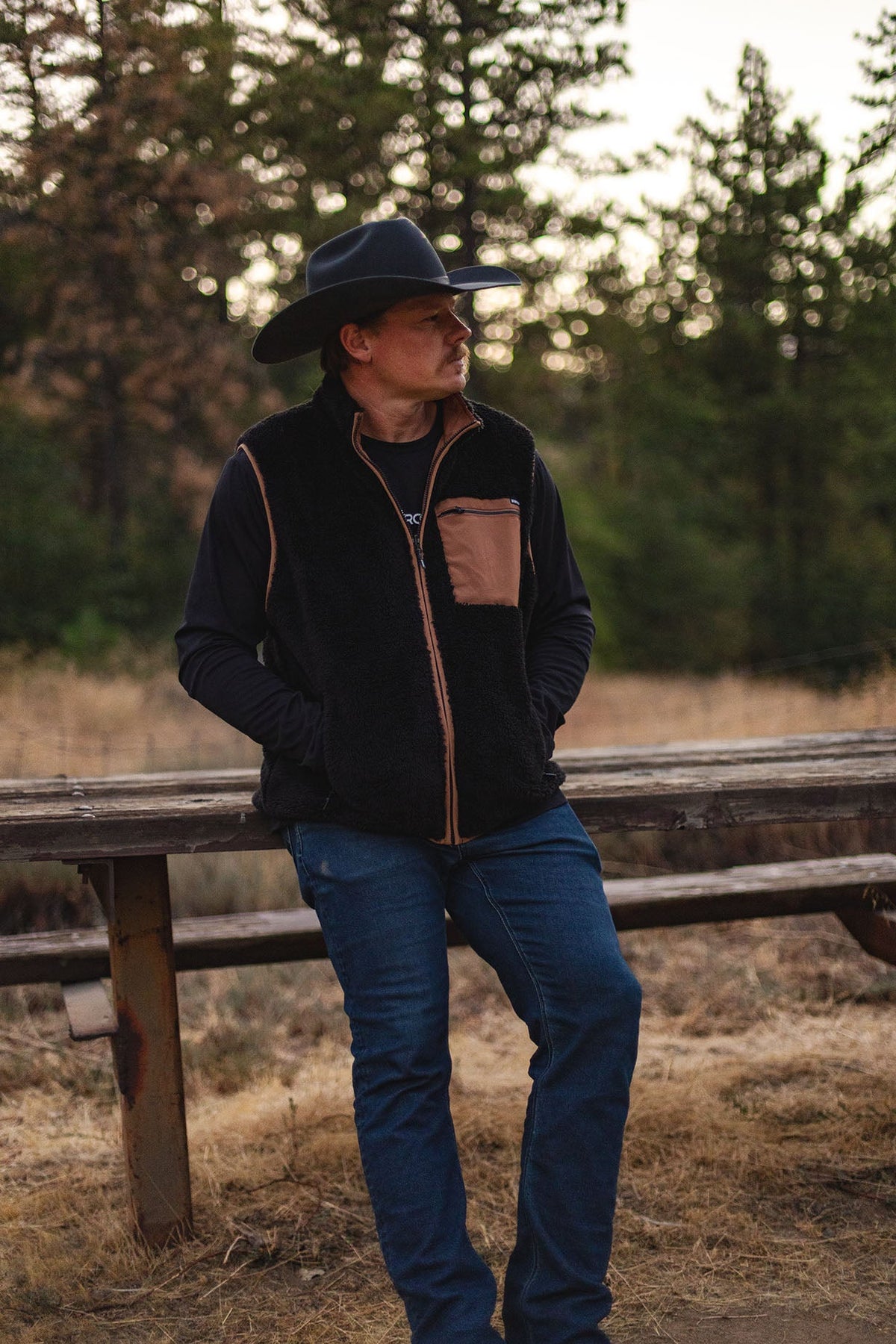 Mens Sherpa Vest | Kyle Strait Signature - Round Up | MENS | TOPS | FLEECE AND HOODIES | VEST | SHERPA | DHaRCO | MTB | Image 8 of 8