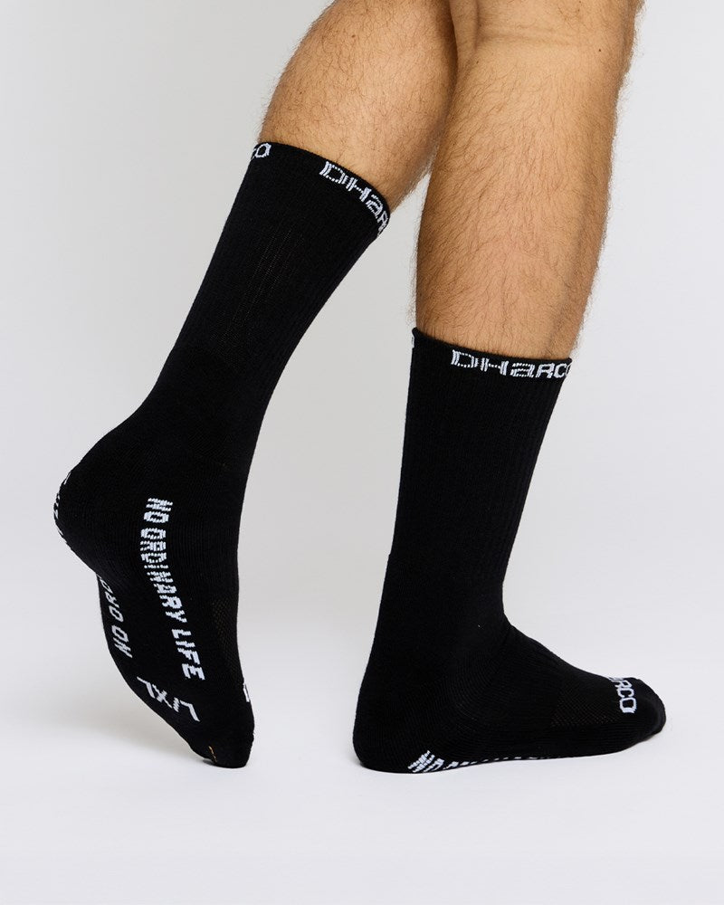 2 Pack: Black & White | Crew Socks