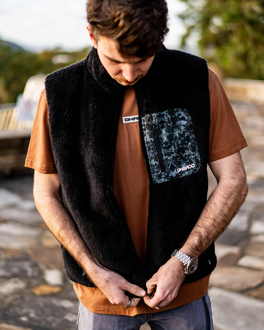 Mens Sherpa Vest | Vein | MENS | TOPS | FLEECE AND HOODIES | VEST | DHaRCO | MTB | Image 2 of 10